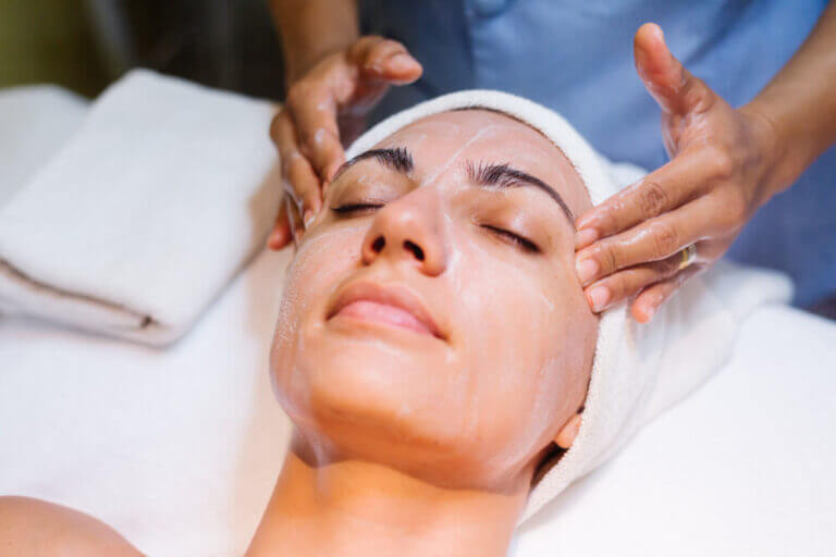 Luminance Facial